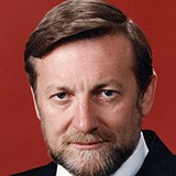 EVANS, Gareth John (1944–  )<br /><span class=subheader>Senator for Victoria, 1978–96 (Australian Labor Party)</span>